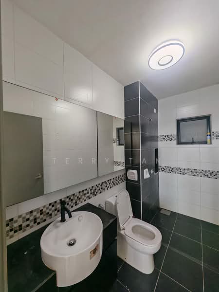 Service Residence for Sale at Sky View - Terry Tan - Bathroom - PropertyGuru.com.my