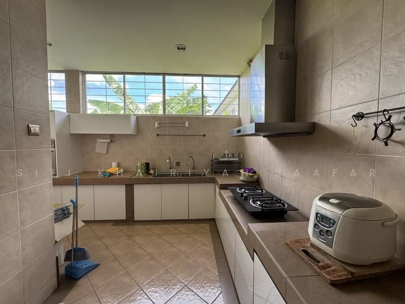 Semi-Detached House for Sale in Seksyen 13 (Shah Alam) - SITI KHAIRIYAH JAAFAR - PropertyGuru.com.my