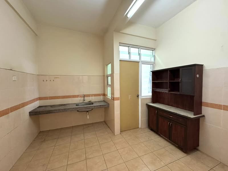 Apartment for Sale at Pangsapuri Bukit Beruang Bestari (University View) - CHIN FN - Kitchen - PropertyGuru.com.my