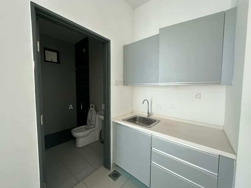 Soho for Sale in Taman Austin Perdana (Tebrau) - Aiden Tang - Bathroom - PropertyGuru.com.my