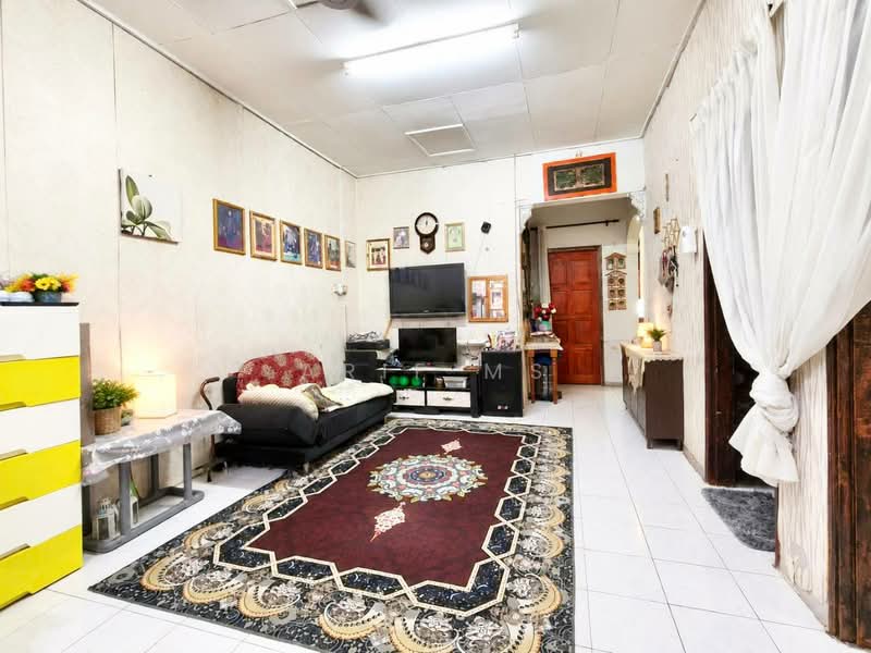 1-storey Terraced House for Sale in Kulai (Johor) - Arif MS - Living Room - PropertyGuru.com.my