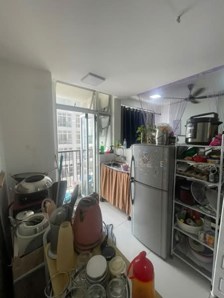 Service Residence for Sale at Midas @ Seri Alam - Henry Lee - Kitchen - PropertyGuru.com.my