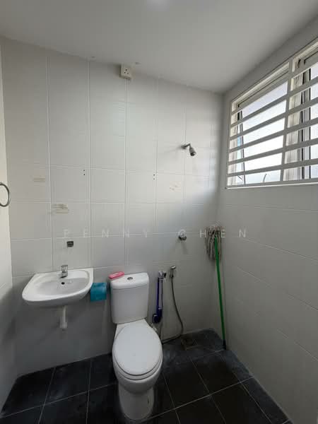 2-storey Terraced House for Sale in Lahat (Perak) - PENNY CHEN - Bathroom - PropertyGuru.com.my