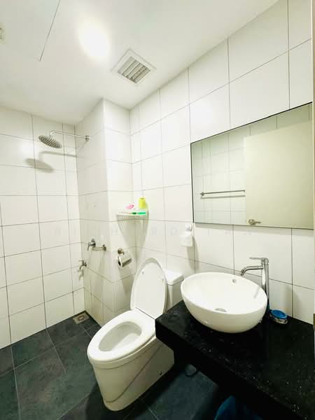 Kediaman Servis untuk Dijual di Chambers - Richard Tan - Bathroom - PropertyGuru.com.my