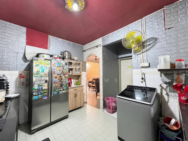 2-storey Terraced House for Sale in Taman Mawar (Pasir Gudang) - Arif MS - Kitchen - PropertyGuru.com.my