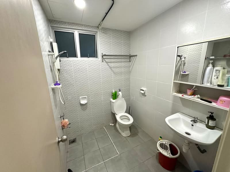 Apartment for Sale at Austin Suites (Permata Austin) - Grace Chiew - Bathroom - PropertyGuru.com.my