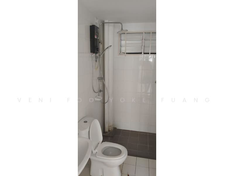 Pangsapuri untuk Disewa di Seri Jati - Veni Foo Yoke Fuang - Bathroom - PropertyGuru.com.my