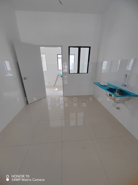 Rumah Teres 2-Tingkat untuk Disewa di Setia Alam (Selangor) - Veni Foo Yoke Fuang - Kitchen - PropertyGuru.com.my