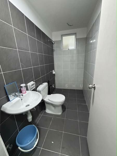 Kediaman Servis untuk Disewa di Residensi Taman Pelangi Indah - Chloe Shum - Bathroom - PropertyGuru.com.my