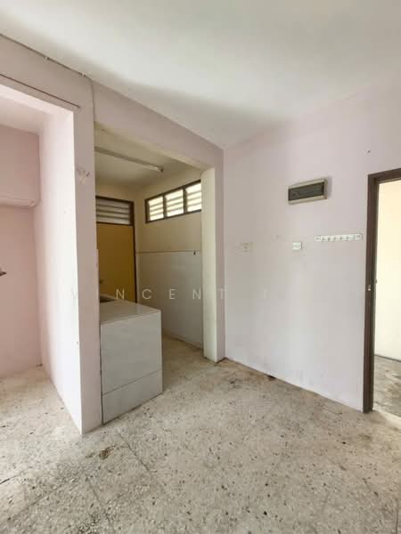 Pangsapuri untuk Disewa di Apartment Mawar - Vincent Tan - Kitchen - PropertyGuru.com.my