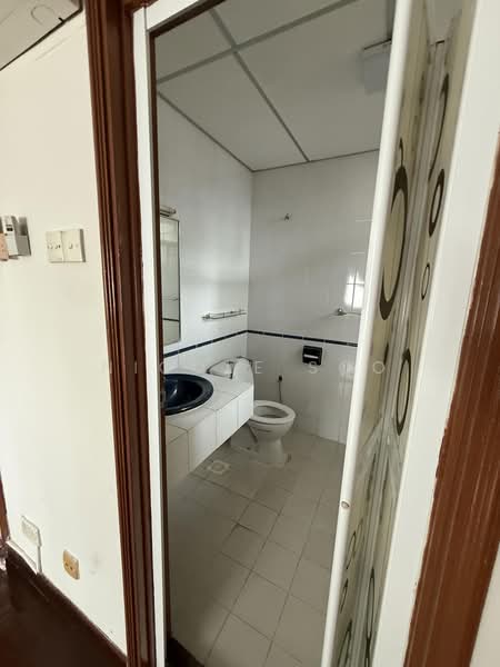 Kondominium untuk Disewa di Bayu Angkasa - Nicole Soo - Bathroom - PropertyGuru.com.my