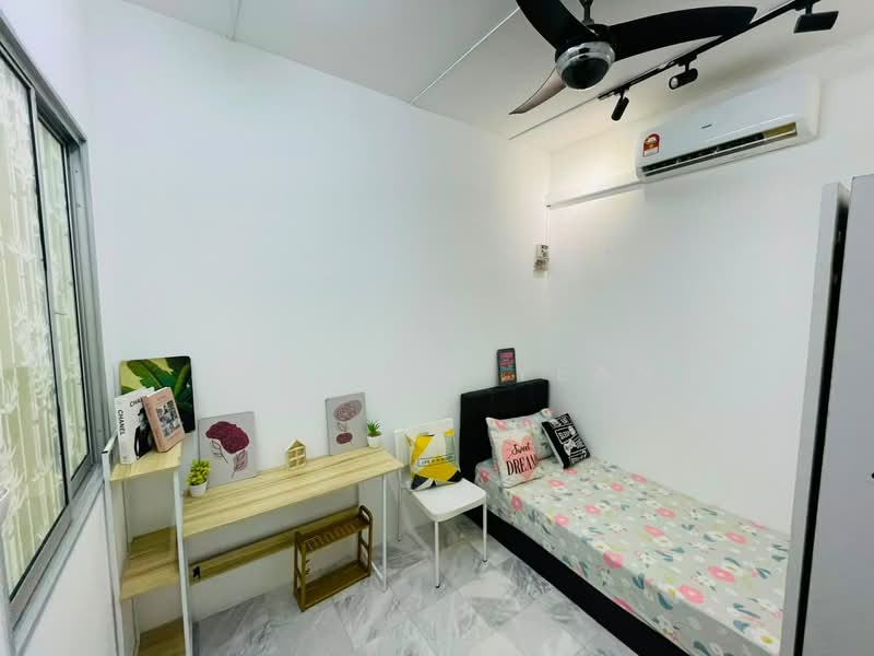 Condominium for Rent at Palmville Resort Condominium - Mak Hon Yean - Bedroom - PropertyGuru.com.my