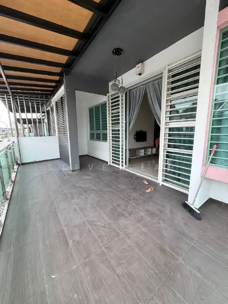 Rumah Kluster untuk Disewa di Taman Nusa Bestari (Iskandar Puteri (Nusajaya)) - Steve Seah - Balcony - PropertyGuru.com.my