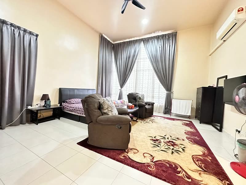 2-storey Terraced House for Sale in Rawang (Selangor) - Alice Low - Living Room - PropertyGuru.com.my