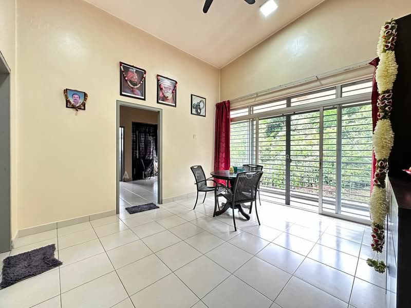 2-storey Terraced House for Sale in Rawang (Selangor) - Alice Low - Living Room - PropertyGuru.com.my