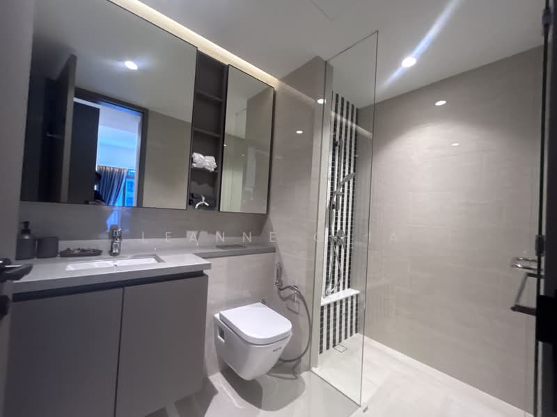 Kediaman Servis untuk Dijual di Eaton Residence - Leanne Chia - Bathroom - PropertyGuru.com.my