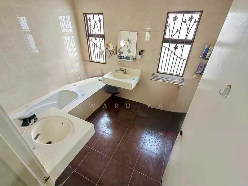 Terraced House for Sale in Kipark Sri Utara (Batu) - Edward Yap - Bathroom - PropertyGuru.com.my