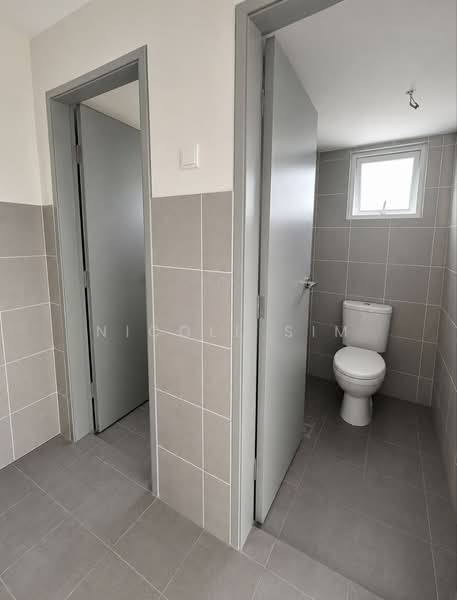 Shop / Office for Rent in Taman Semanja (Kajang) - Nicole Sim - Bathroom - PropertyGuru.com.my