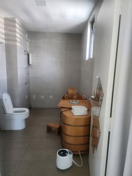 Rumah Berkembar untuk Dijual di Desa Petaling (Kuala Lumpur) - Yenn Chong - Bathroom - PropertyGuru.com.my