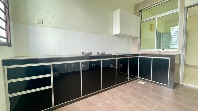 Apartment for Sale at East Bay (Seri Bayan) - Nicholas . - Kitchen - PropertyGuru.com.my