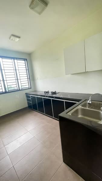 Apartment for Sale at East Bay (Seri Bayan) - Nicholas . - Kitchen - PropertyGuru.com.my