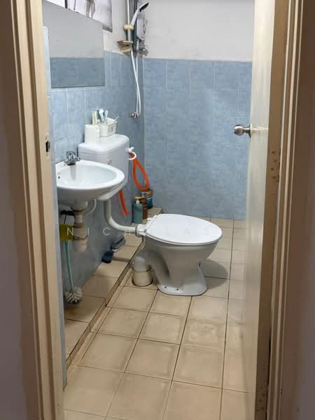 Pangsapuri untuk Dijual di Sri Selera Court Apartment - Nicholas . - Bathroom - PropertyGuru.com.my