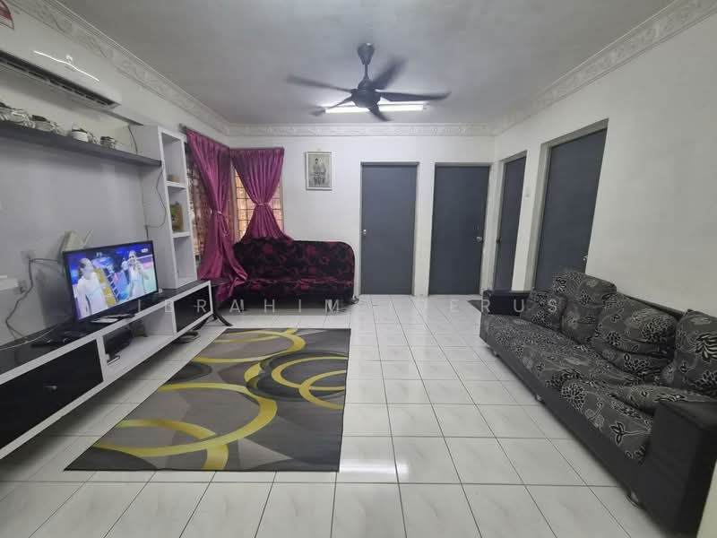 Pangsapuri untuk Dijual di saujana apartment - Ibrahim Iderus - Living Room - PropertyGuru.com.my