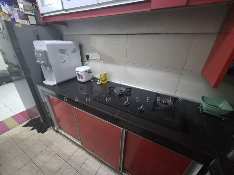 Pangsapuri untuk Dijual di saujana apartment - Ibrahim Iderus - Kitchen - PropertyGuru.com.my