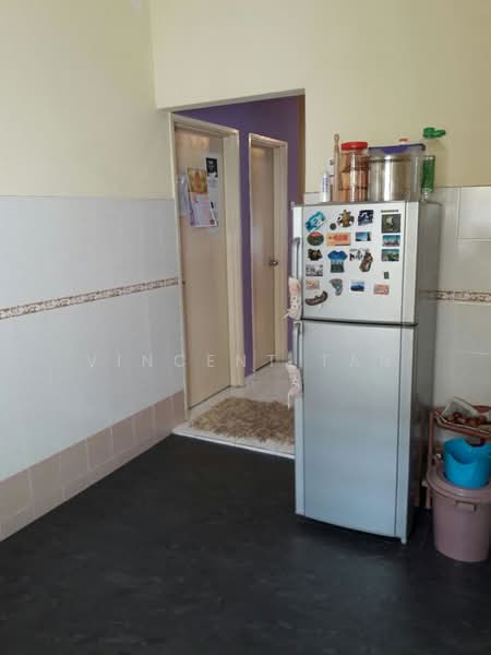 Rumah Teres 3-Tingkat untuk Dijual di Taman Cahaya (Ampang) - Vincent Tan - Kitchen - PropertyGuru.com.my