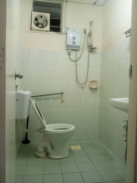 Kondominium untuk Disewa di Green Acre - Benny Lee - Bathroom - PropertyGuru.com.my