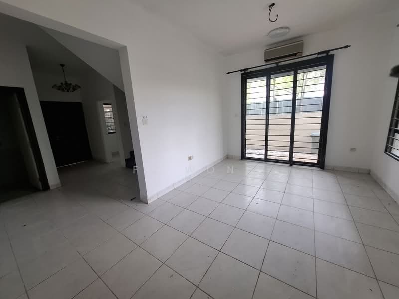 Condominium for Sale at Armanee - FC Wong - Living Room of Armanee Condo for Sell - PropertyGuru.com.my