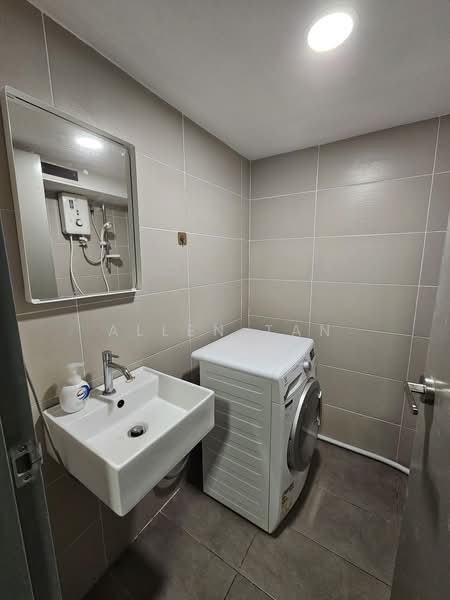 Service Residence for Rent at Pinnacle Kelana Jaya - Allen Tan - Bathroom - PropertyGuru.com.my