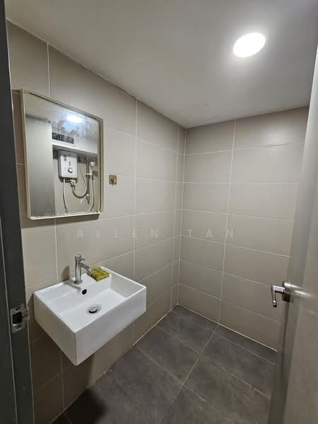 Service Residence for Rent at Pinnacle Kelana Jaya - Allen Tan - Bathroom - PropertyGuru.com.my