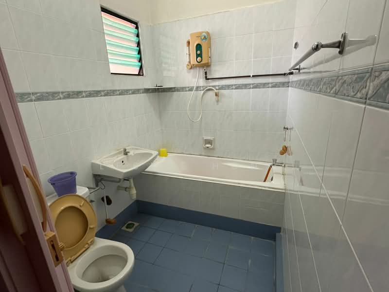 Rumah Teres 2.5-Tingkat untuk Dijual di Sungai Ara (Penang) - Leslie Hong - Bathroom - PropertyGuru.com.my