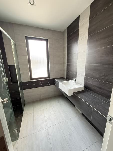 2-storey Terraced House for Sale in Sungai Buloh (Selangor) - Lucas Loh - Bathroom - PropertyGuru.com.my
