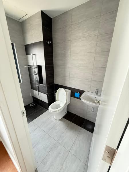 2-storey Terraced House for Sale in Sungai Buloh (Selangor) - Lucas Loh - Bathroom - PropertyGuru.com.my