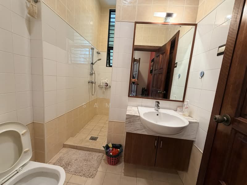Semi-Detached House for Sale in Taman Sierra Seputeh (Seputeh) - Sam Hoo - Bathroom - PropertyGuru.com.my