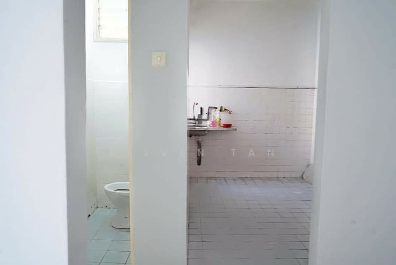 Pangsapuri untuk Dijual di Kenari Court - Kelven Tan - Bathroom - PropertyGuru.com.my