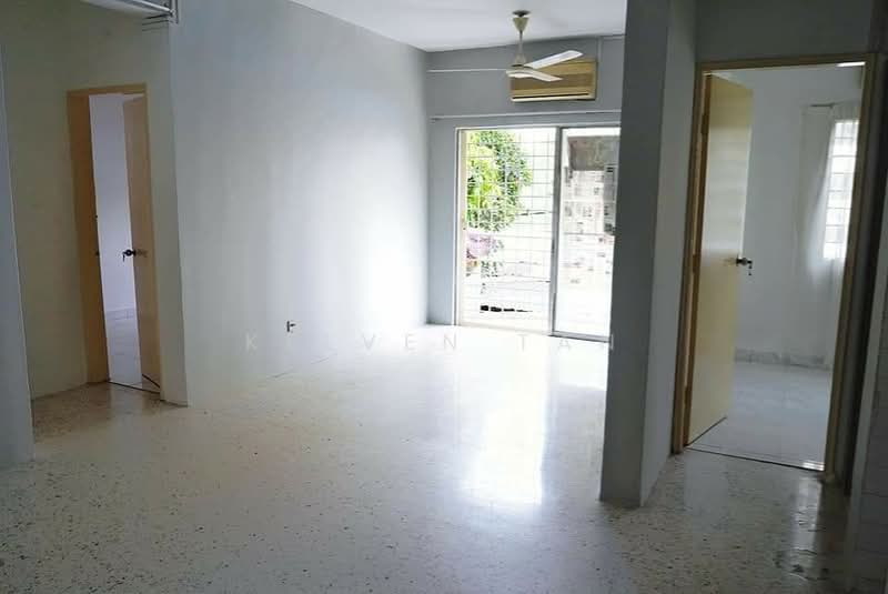 Pangsapuri untuk Dijual di Kenari Court - Kelven Tan - Living Room - PropertyGuru.com.my