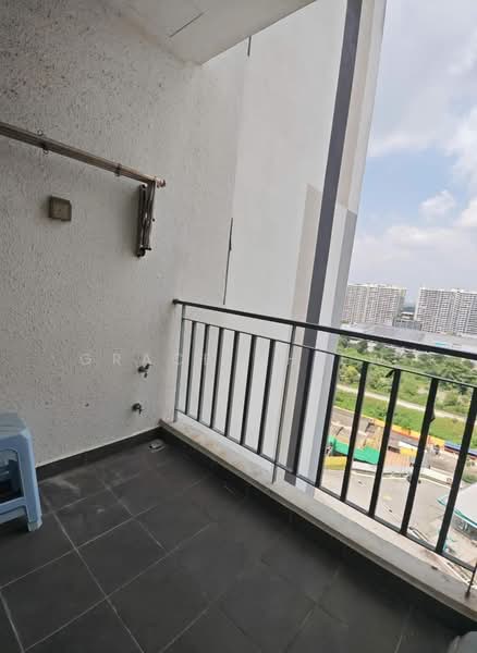 Kediaman Servis untuk Disewa di G Residence - Grace Chiew - Balcony - PropertyGuru.com.my