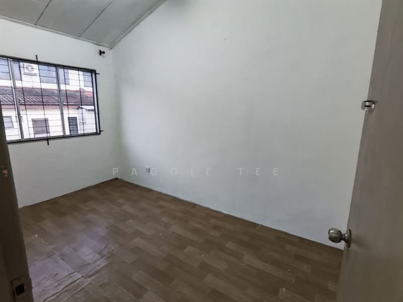 2-storey Terraced House for Sale in Taman Desa Cemerlang (Ulu Tiram) - Paggie Tee - Interior - PropertyGuru.com.my