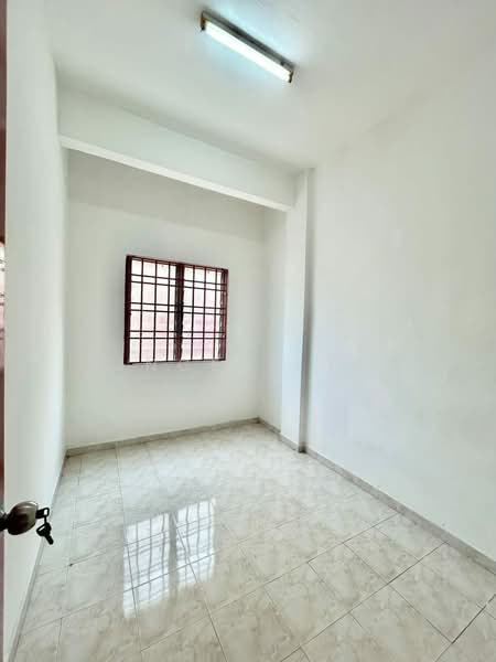 Flat for Sale at Taman Pulai Utama - Vincent Tea - Interior - PropertyGuru.com.my