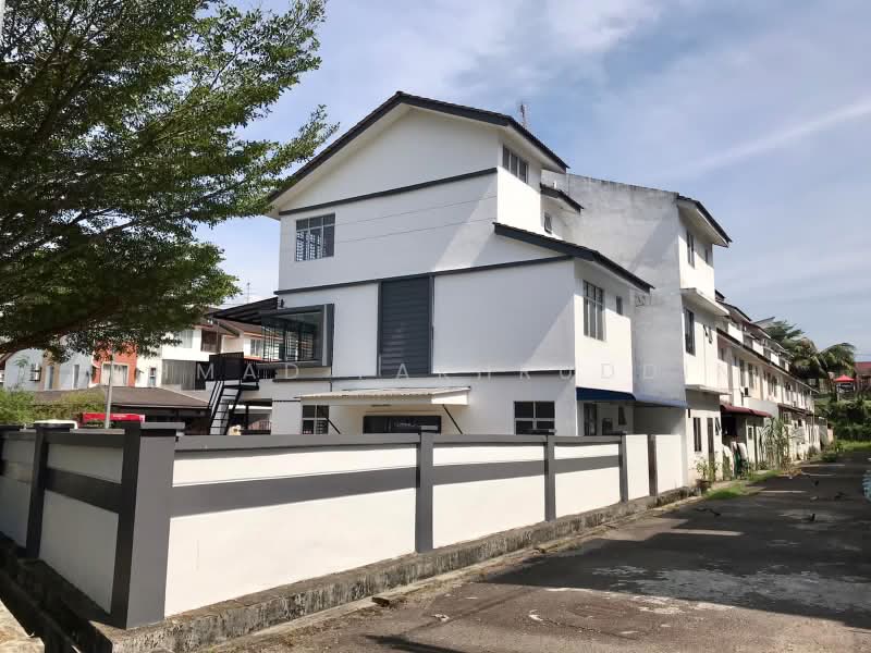 Rumah Teres 2.5-Tingkat untuk Disewa di Aman Larkin (Johor Bahru) - Ahmad Fakhruddin - PropertyGuru.com.my