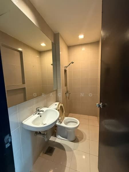 Rumah Teres 2-Tingkat untuk Dijual di Leisure Farm (Gelang Patah) - Grace Ng - Bathroom - PropertyGuru.com.my