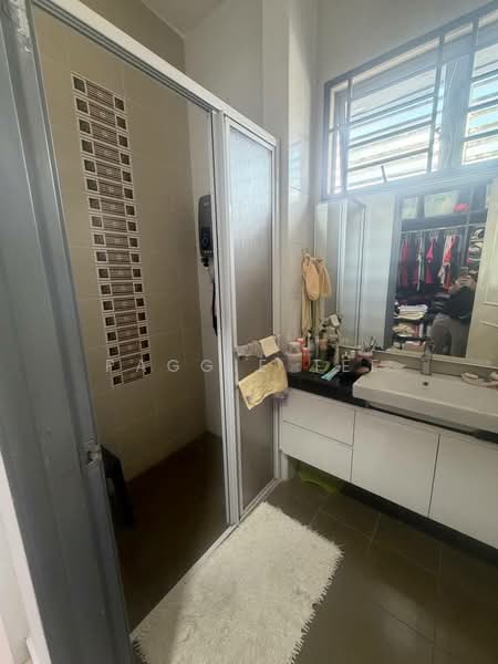 Cluster House for Sale in Taman Adda Heights (Tebrau) - Paggie Tee - Bathroom - PropertyGuru.com.my