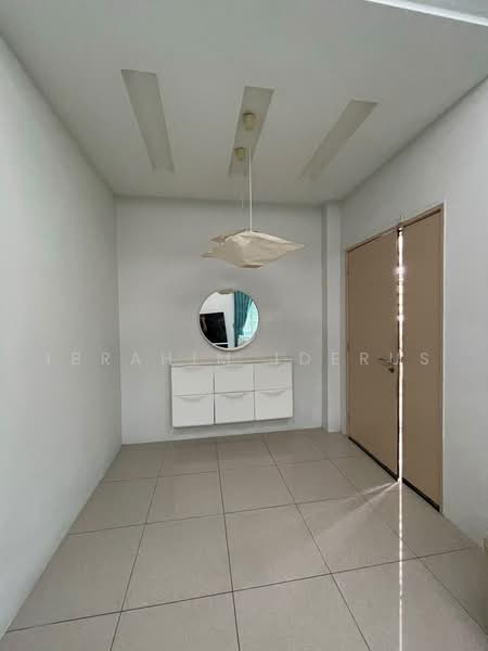 Rumah Berkembar untuk Dijual di Bandar Baru Salak Tinggi (Sepang) - Ibrahim Iderus - Entrance - PropertyGuru.com.my