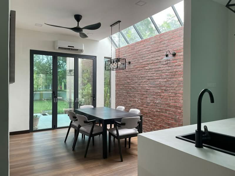 Rumah Berkembar untuk Dijual di Bandar Baru Salak Tinggi (Sepang) - Ibrahim Iderus - Dining Room - PropertyGuru.com.my