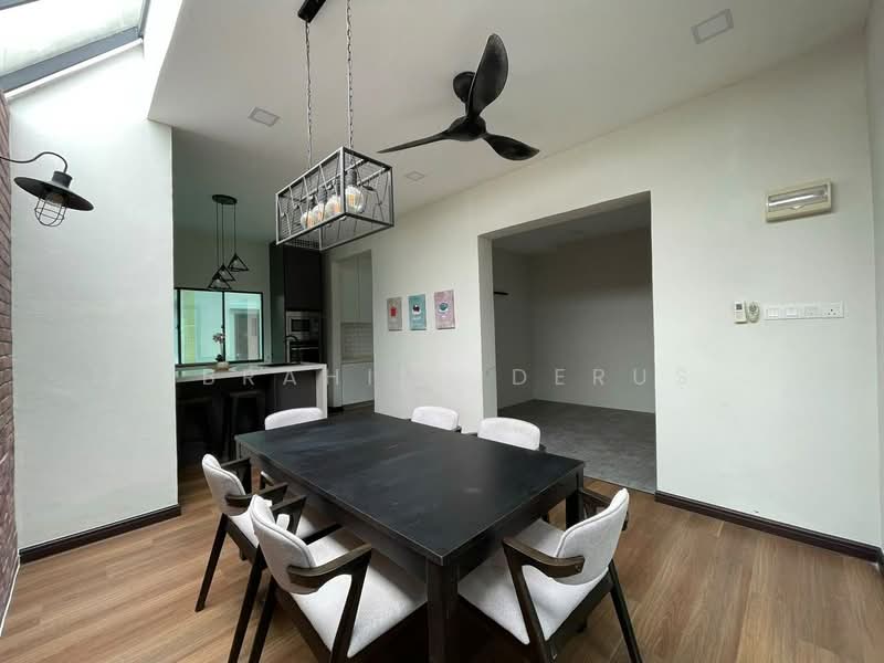 Rumah Berkembar untuk Dijual di Bandar Baru Salak Tinggi (Sepang) - Ibrahim Iderus - Dining Room - PropertyGuru.com.my
