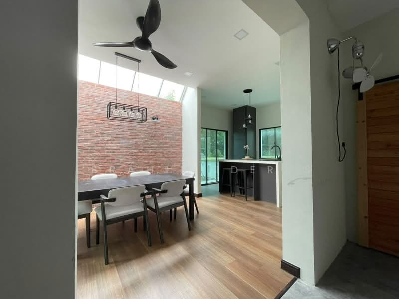 Rumah Berkembar untuk Dijual di Bandar Baru Salak Tinggi (Sepang) - Ibrahim Iderus - Dining Room - PropertyGuru.com.my