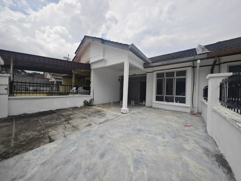 Rumah Teres 1-Tingkat untuk Dijual di Taman Desa Cempaka (Nilai) - Hawa Ibrahim - Exterior - PropertyGuru.com.my